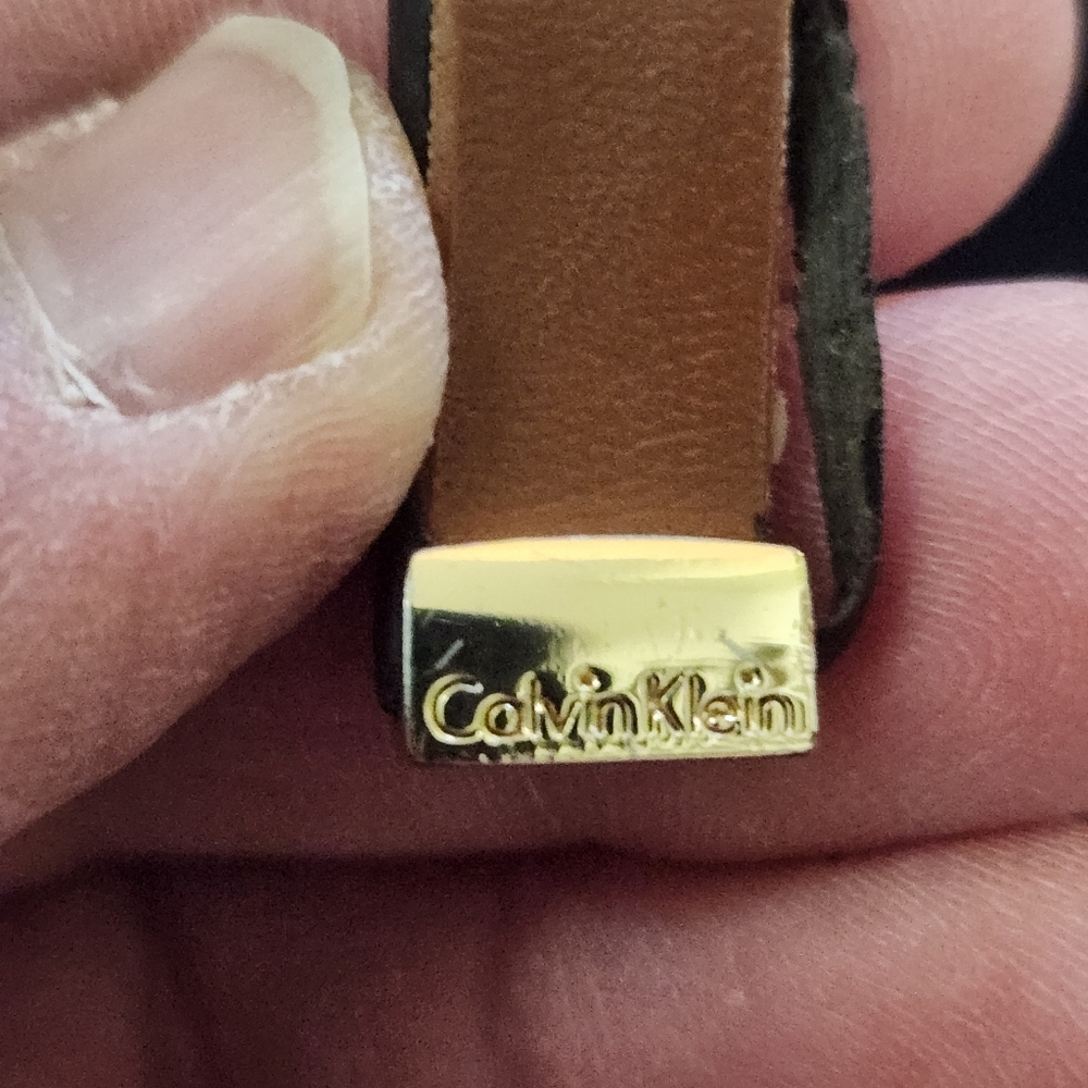 Calvin Klein Navy Backpack with Brown Trim and Gold Accents Preloved - Picture 10 of 12